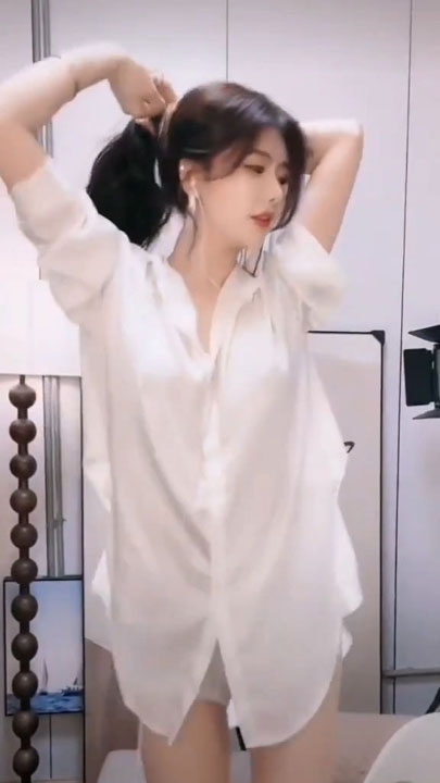 【抖音 迷人的张奶奶】直播PK整活骚舞合集 完美身材 露内97v