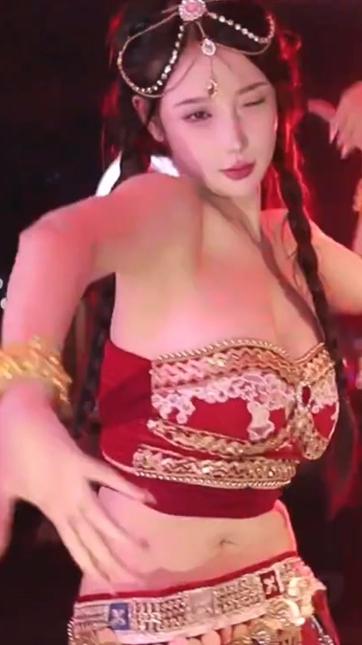 『Minana呀』異域舞娘_感受皇帝的快樂_頂級電臀_黑絲_太美了_鬥魚女主播直播性感熱舞14分