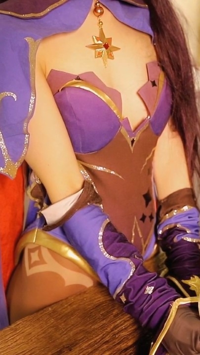 二次元极品推特网红尤物【懒懒睡不醒】Cos酒馆脱衣舞女郎莫娜 纸迷金醉