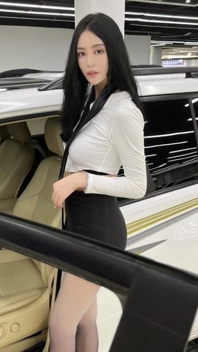 保时捷店面卖车主播【瑶瑶】 私密1V1 紫薇 等大尺度合集 36V 3.5小时 3.84G