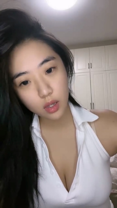 巨乳主播【你的白月光】罕见大秀  4V 5小时30分钟 1.53G