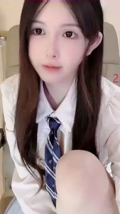 萝莉女神【haha】大尺度直播 6V 3小时28分钟 1.5G