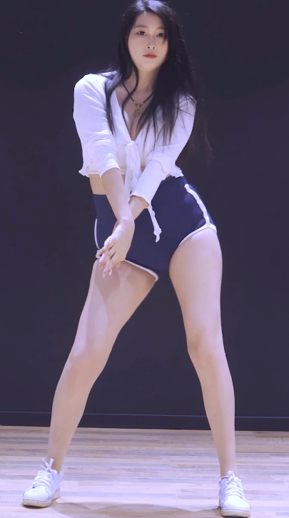 丰乳肥臀黑丝高跟热舞（3）