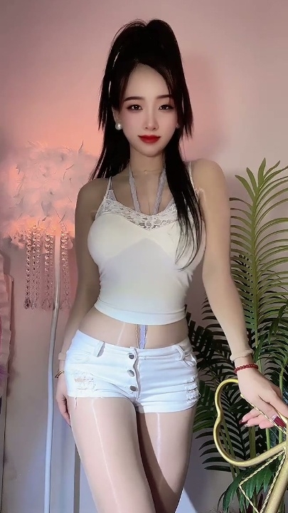 快手福利 风骚御姐【单身燕吖我的奶茶呢】骚舞顶胯 22V 18分半