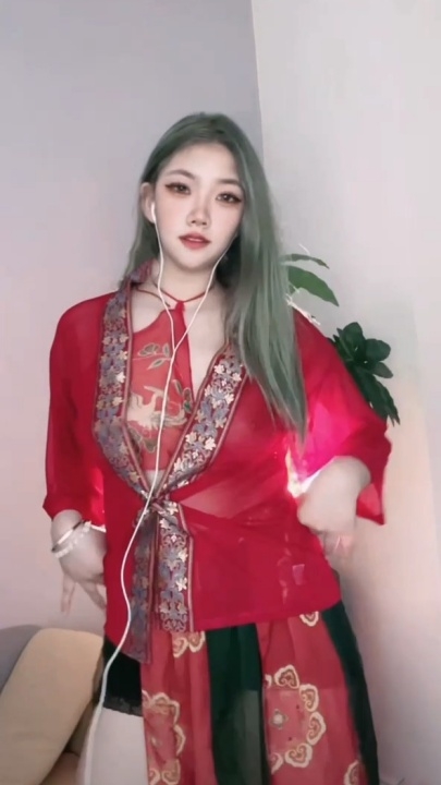 ✅抖音 薇薇 极品舞蹈露点 裸舞 抖胸舞 BIGO 纯御 好身材妹子   23v1小时49分  x028