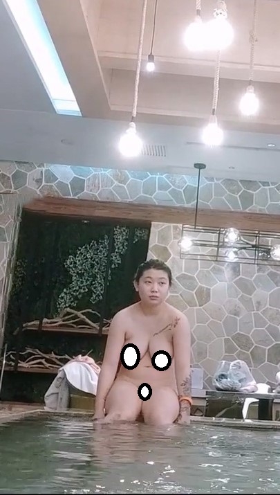 猎奇贴 洗浴探秘 2V 43分钟 1.18G