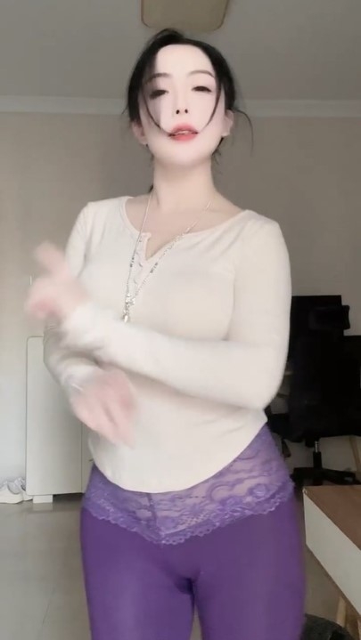 快手12万粉丝福建少妇【苏苏】典型的风骚人妻 11V 19分钟 1.02G