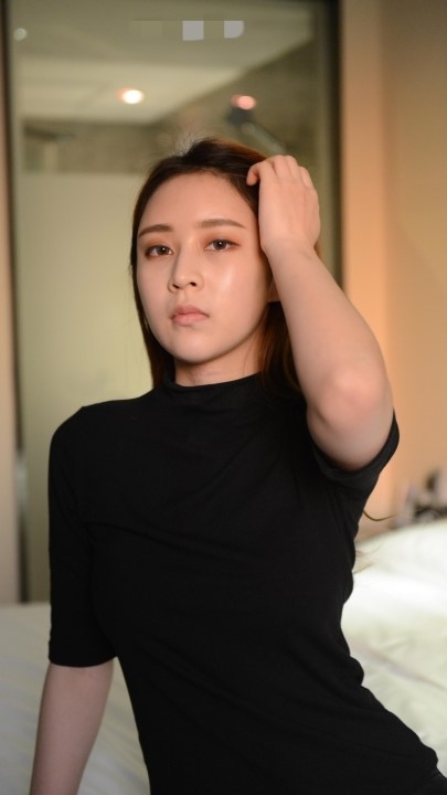 网红美女【乔依琳】绝版超大尺私拍 440P 1.46G