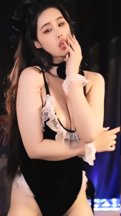 虎牙 夏沫吃饱饱 真空情趣内衣骚舞定制 4v11分 w0387