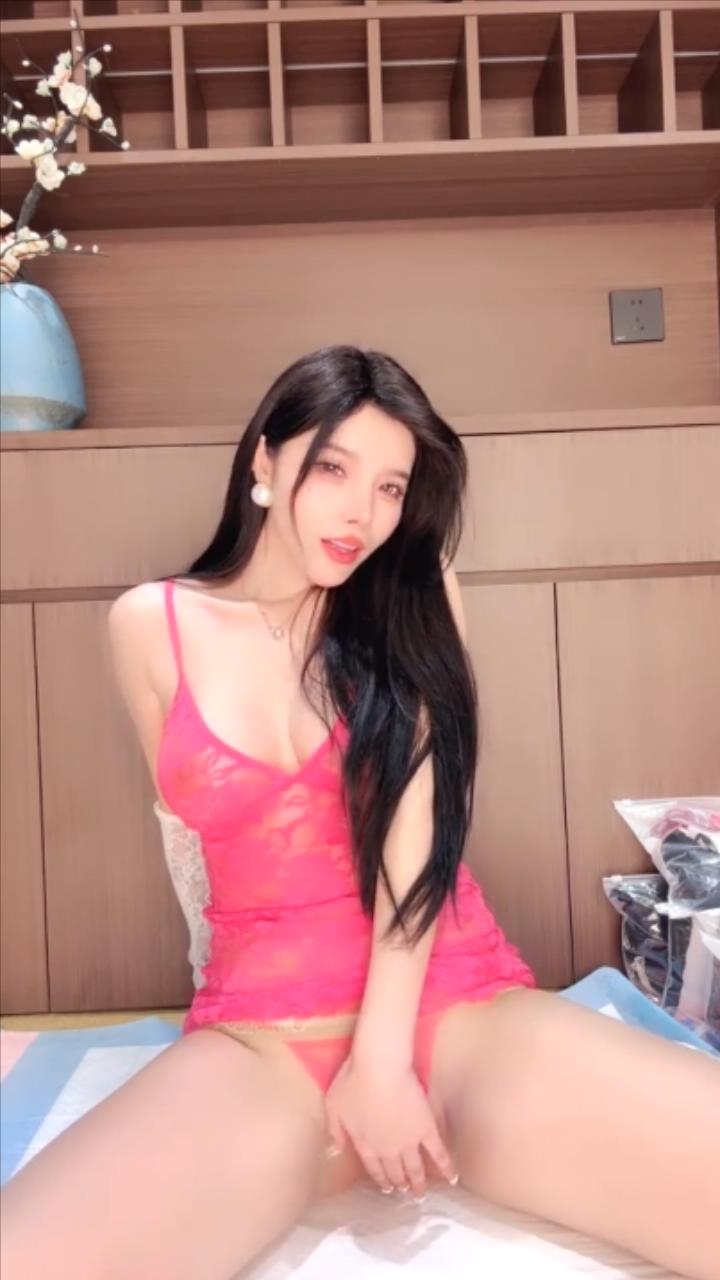 现实版妲己~喷水姬~白熙3 极品浑圆大奶~皮肤油光水滑~各色薄丝诱惑-9V-6.76G