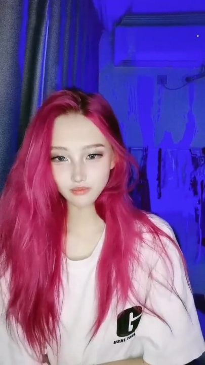 网红脸【果果有点乖】果舞 SM 紫薇 3V 2小时47分钟 2.18G