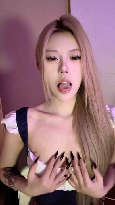 抖音 枭娍 极品御姐，丝足诱惑20V