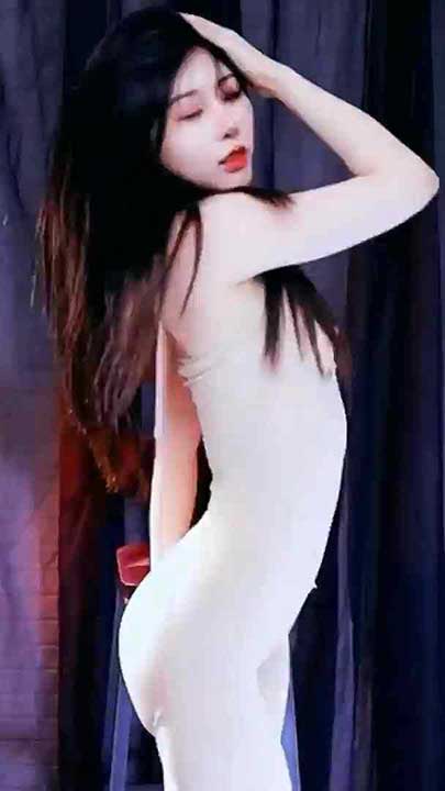 虎牙 温情兔 土豪万元定制，肉丝开档露三点裸舞1V【155M】