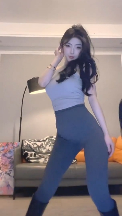 【快手】希希酱紫 7 快手第一美臀 凹凸户型 半透紧身裤 51V1小时26分 x398