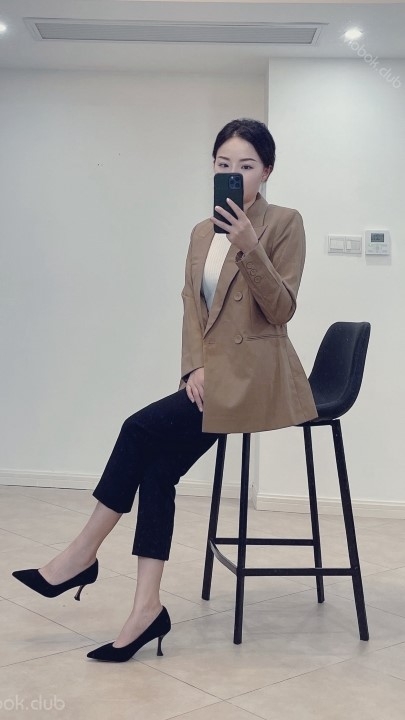 气质美女推主【smalld818】会员福利 46P 23V 28分钟 839M