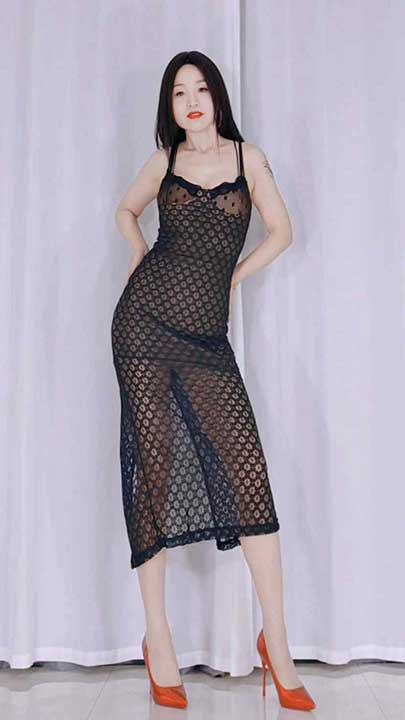 4K 广场舞 微笑 极品美妇千元独家定制广场舞10V【7.57G】