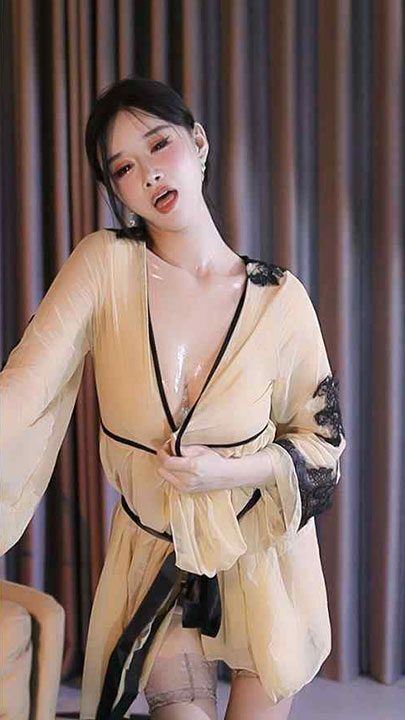 网易CC 小恩雅 定制舞蹈，淋水湿身无罩甩奶1V【1.02G】