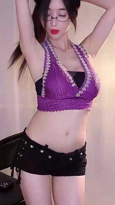 虎牙 虞美儿 骚气丝袜尺度热舞45V【5.85G】