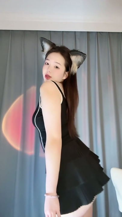 抖音颜值嫩妹【绵绵小嘉】裸舞诱惑 13V 31分钟 2.36G