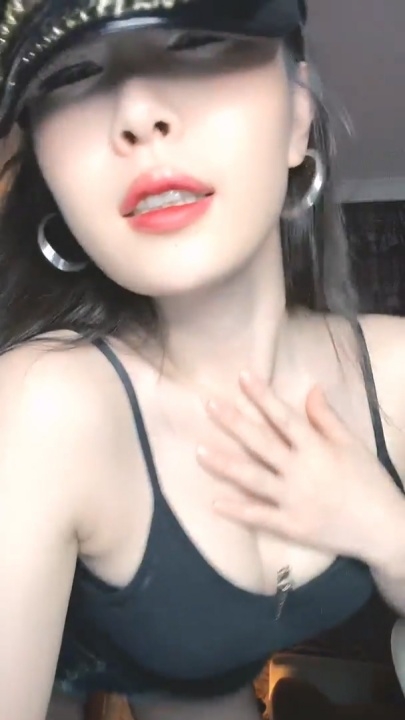 【快手】露baby 3 福利级玩脚 全身视角 表情 漏内 漏底热舞 18V3小时16分 x457