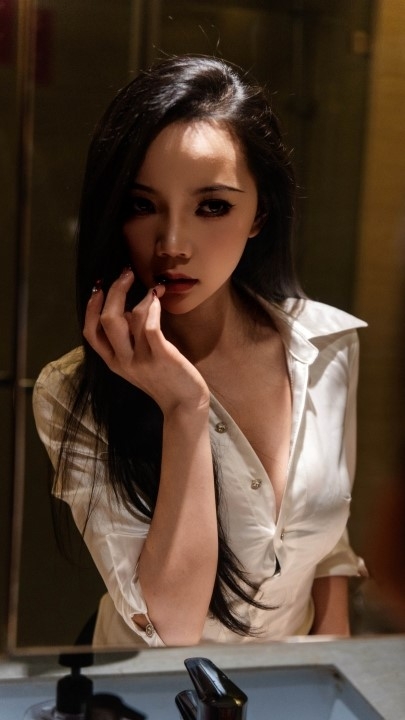 国模【小瑜】大尺度写真 800P 花絮10V 15分钟 13.5G