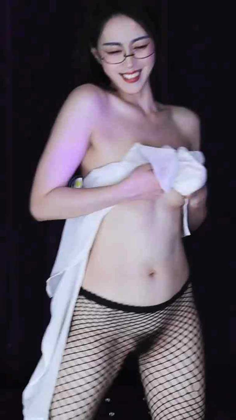 网易CC 热舞菲儿 极品轻熟骚舞定制1V