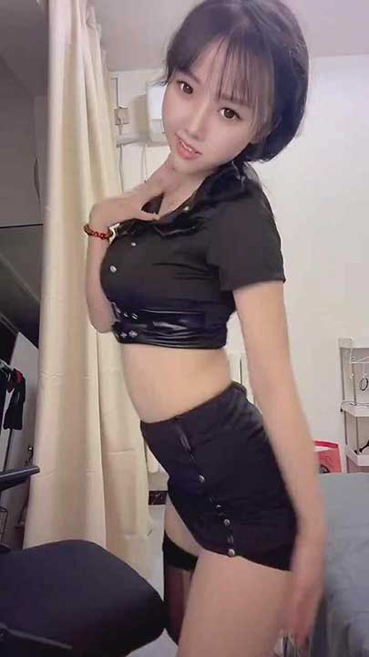 快手 苏苏baby 高颜妹子直播骚舞，坐摇跪摇顶胯26V【1.06G】