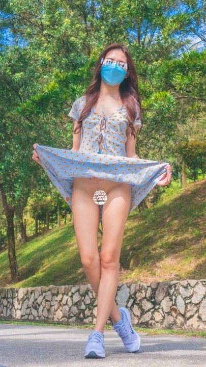 网红健身博主【MoriyaExhibit】真空户外露出 怀孕也坚持 4V 57分钟 3.47G