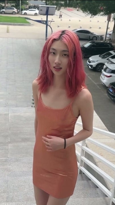 西萌长腿学妹【濑濑】超顶校园4K 3V 40分钟 6.53G