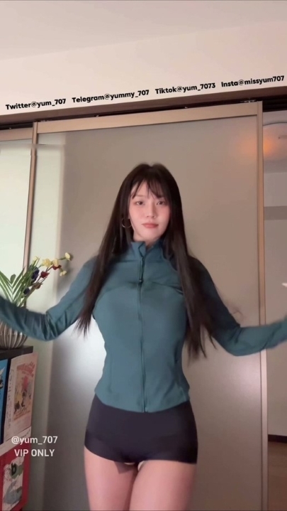 推特【玉米yum_707】会员9月福利 2V 9分钟 733M