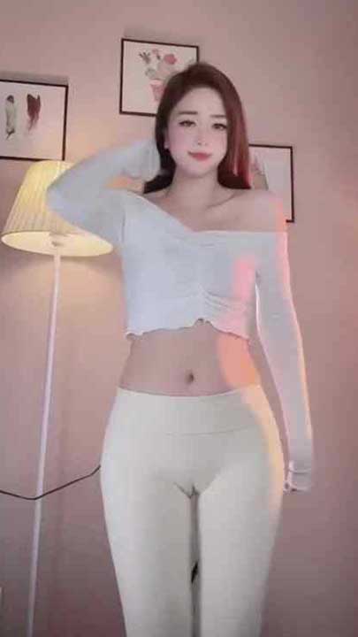 快手 欣怡吖 极品丰满御姐，表情诱惑抖胸顶胯骚舞36V【397M】