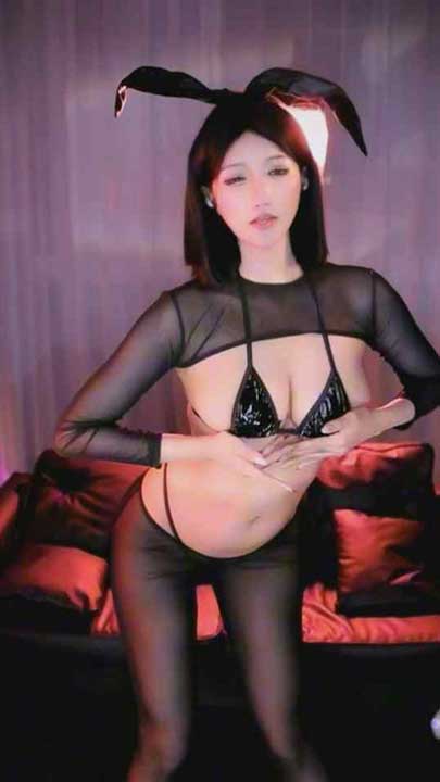 网易CC 雅恩北北 珍珠丁字抖胸抖臀定制2V【572M】