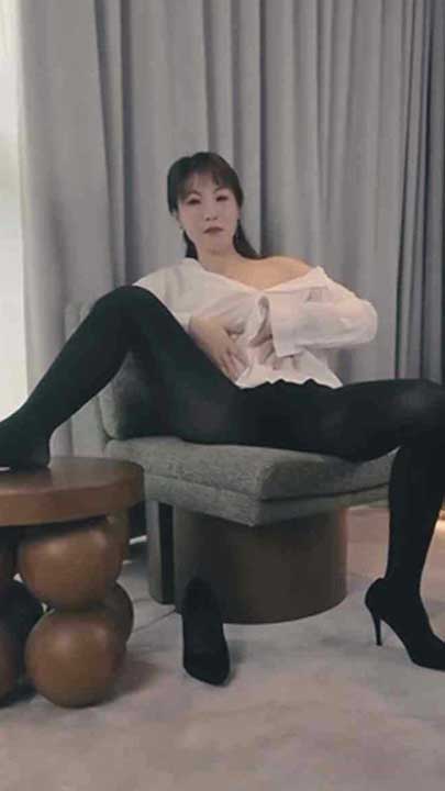 PANS 白白 葡萄 气质御姐透穴私房摄影2V【3.19G】