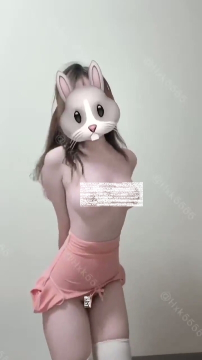 推特新晋福利姬【小美女心碎碎(Hxk5555)】 反差裸舞 100V 30分钟 328M