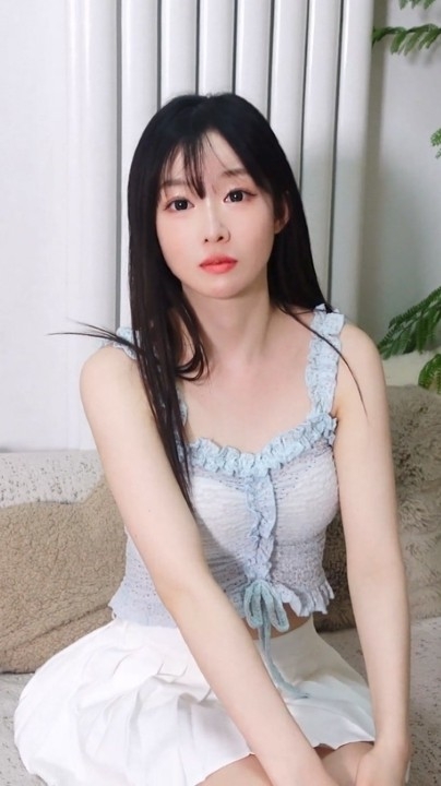 清纯女模【小青】全裸私拍4K 33分钟 4.17G