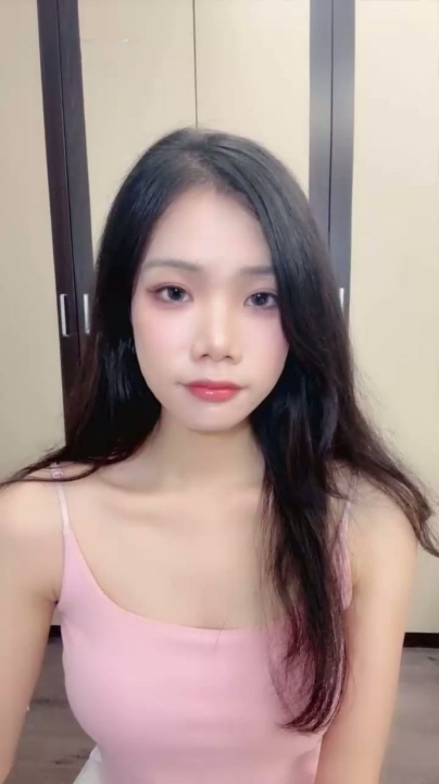 10月明星颜值【甜甜大王】2V 5小时5分钟 2.96G