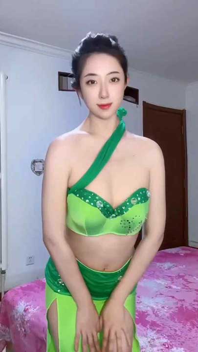 花椒 财莱莱 极品美女，自拍热舞定制7V【343M】