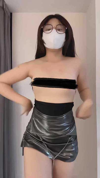 推特 无刺榴莲 眼镜反差抖音风裸舞26V【3.58G】