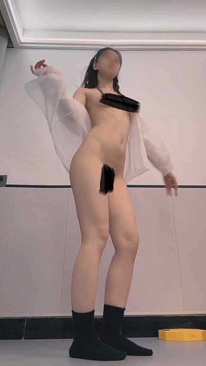 推特 以安 小乔 人气大学舞蹈生付费长视频2V【317M】