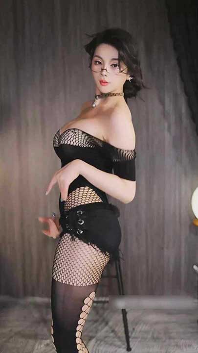 网易CC 温凉 多反差巨乳主播，半乳抖胸骚舞15V【1.77G】