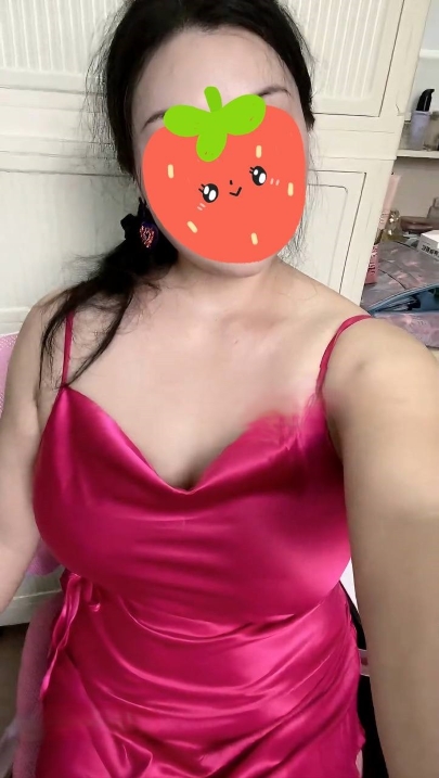 10月G杯BBW反差财务【魅兰ml】最新，拔罐塞异物紫薇，重口 162P 18V 40分钟 2.03G