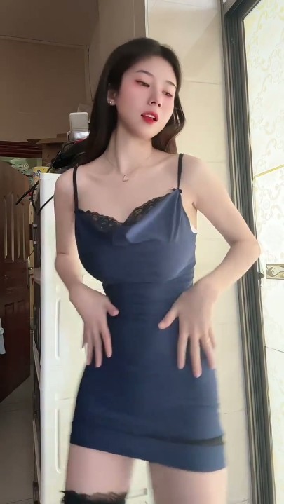 快手颜值少妇【旺旺小虎】大长腿好身材,裸舞诱惑,大尺度掰逼展示 10V 23分钟 1.69G