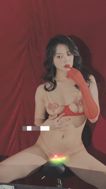 秀人网 南乔-性感荷官现场花絮 1V11分 x574