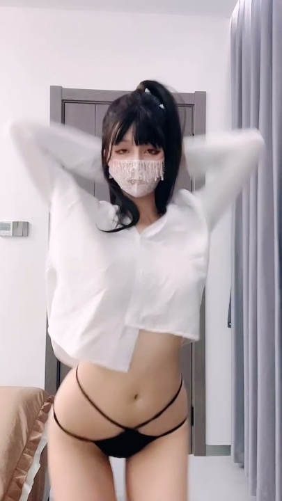 高颜D杯【七仙女】裸舞精剪 12V 1小时4分钟 1.64G