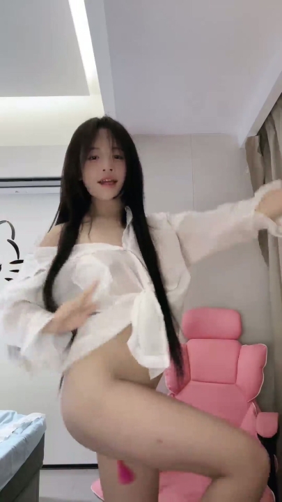 11月G奶女生【e懒得喷】 裸舞抖奶，道具自慰，全程高能 9V 9小时53分 3.92G