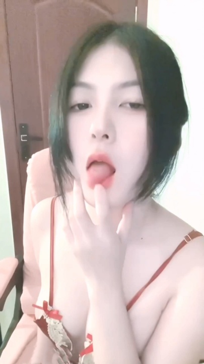 ❣️推荐❣️抖音极品嫩妹【月亮】初恋脸，极品奶子，奶头粉嫩，好漂亮的蝴蝶B  21V1小时 w1425