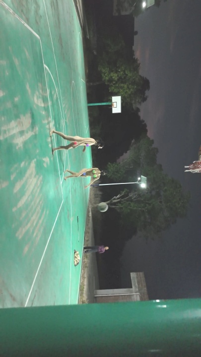 ❤️【cikaimoonLiWaynix】大胆露出无视路人 打篮球泡温泉 2V20分x618