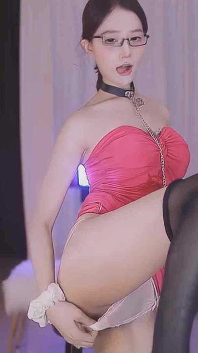 虎牙 周诗淇 土豪万元裸舞定制1V【974M】