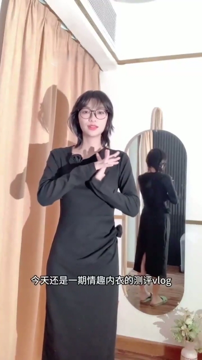 推特独特赛道【Gulili谷鲤里】全裸测评各种情趣内衣女仆装 130P 4V 1小时55分 1.33G