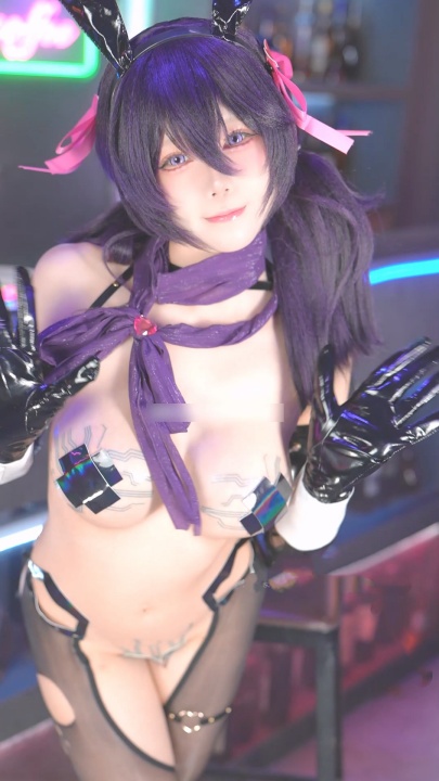 B站 Yiko湿润兔 咬一口兔娘】 SM捆绑勒B 双视角骚舞 5V3分w1440